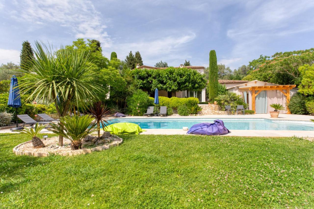 Le Domaine Des Muriers - Charme, Chic, Calme En Provence Cote D'azur Frühstückspension *