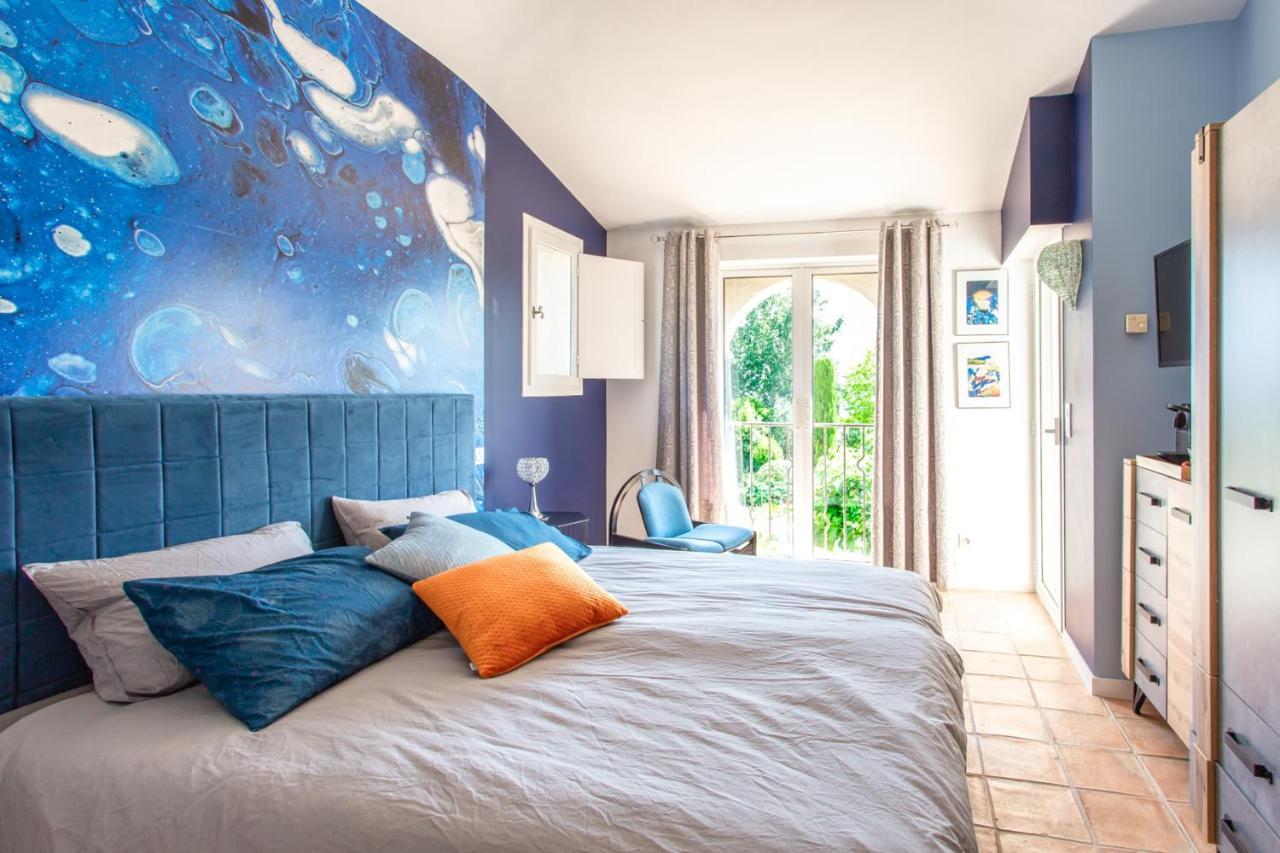 Le Domaine Des Muriers - Charme, Chic, Calme En Provence Cote D'azur Frühstückspension *