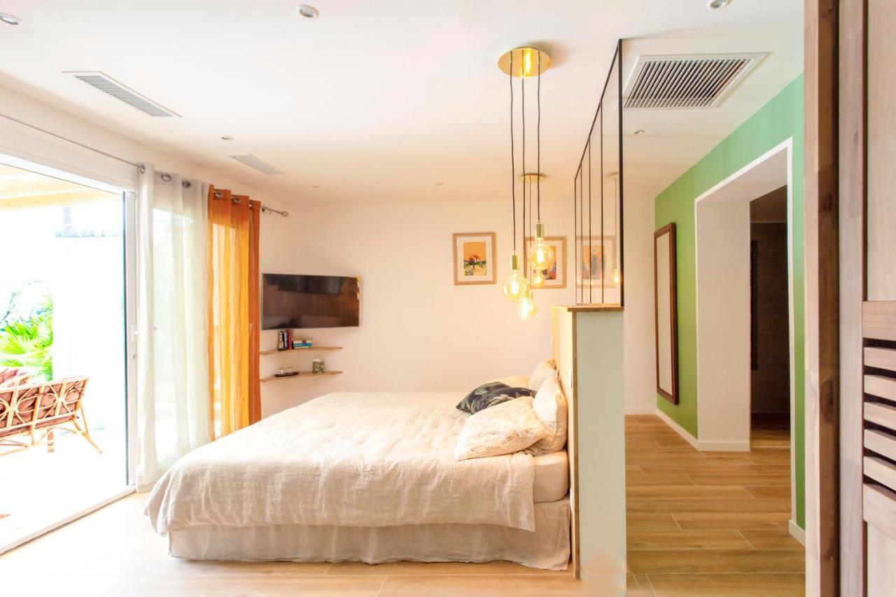 Le Domaine Des Muriers - Charme, Chic, Calme En Provence Cote D'azur Frühstückspension *